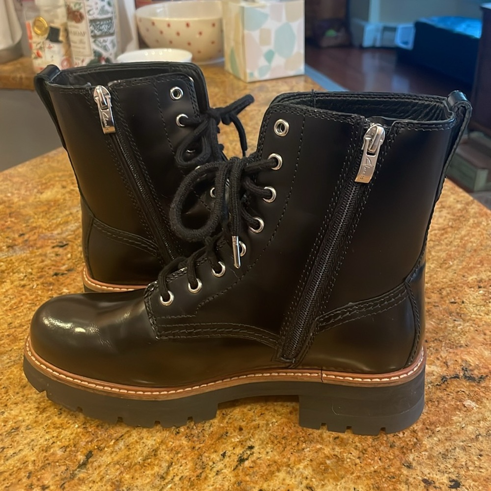 Clark’s Black Leather Lace-Up Boots Combat With Zipper, Women’s size 6.5, EU 37